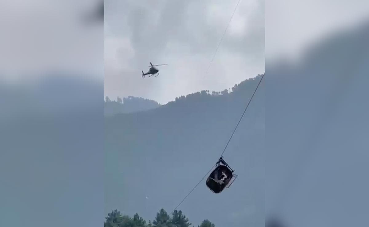 Video: 2 Pak Children Saved From Stuck Cable Car, 6 Others Left