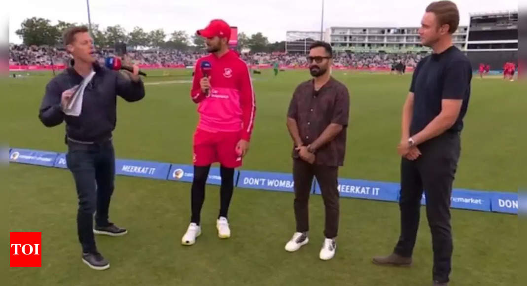 Watch: 'I feel you Ben Duckett', Dinesh Karthik's witty post on height issues | Cricket News - Times of India