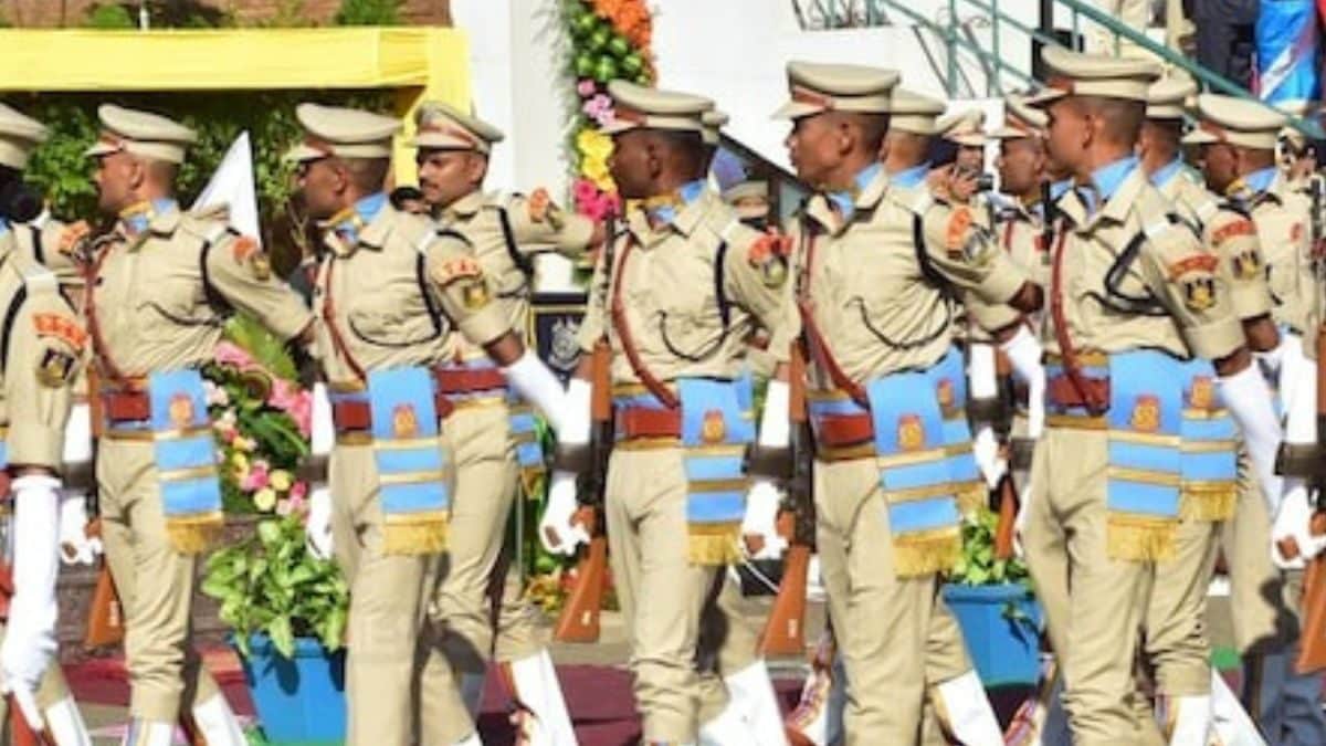 Want To Become CRPF Assistant Commandant? Check Salary, Power And Benefits - News18