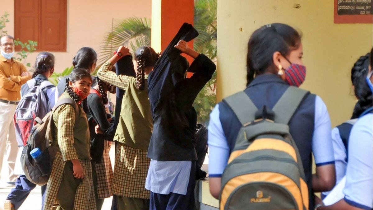 School Timings in Kashmir Changed Due to Fall in Temperature - News18