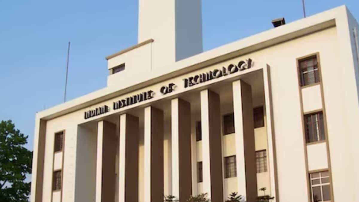 IIT Kharagpur Gets More Than 700 Offers On First Day of Placement Session 2023 - News18