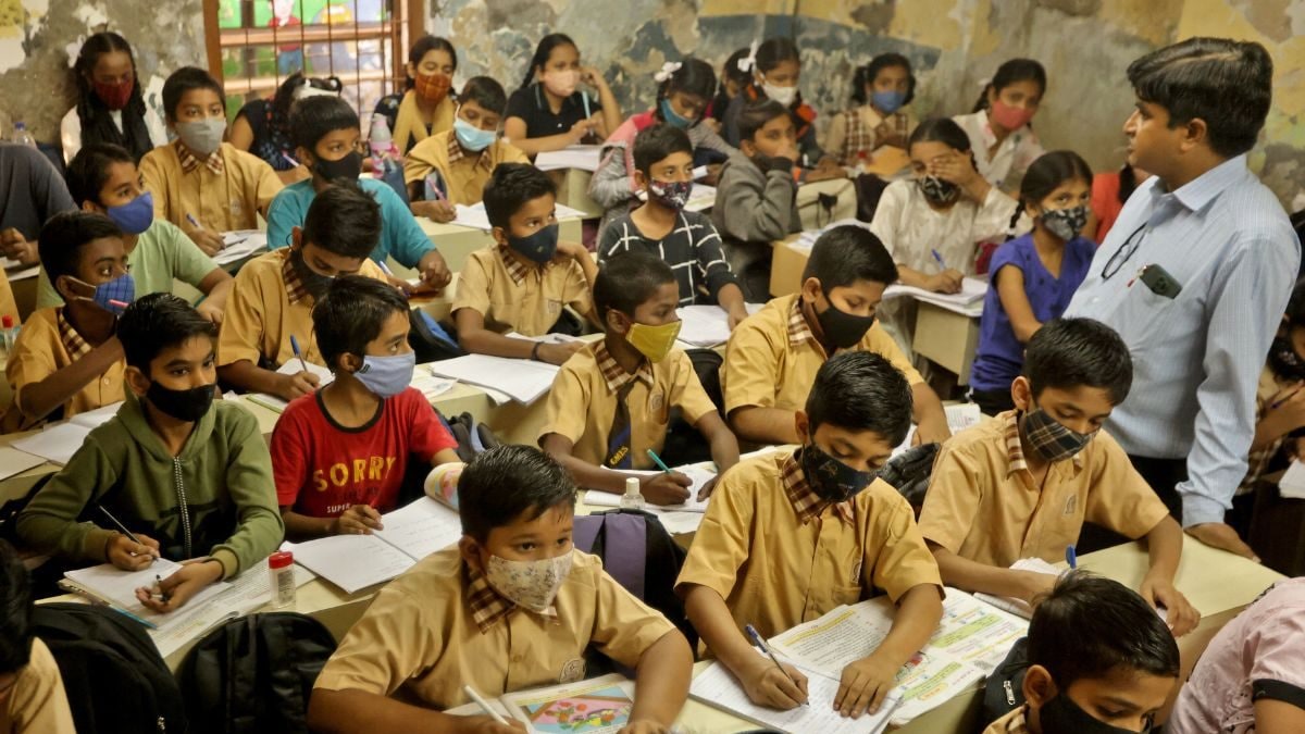 More Than 3000 Children in Maharashtra Away From School: Education Department Survey - News18