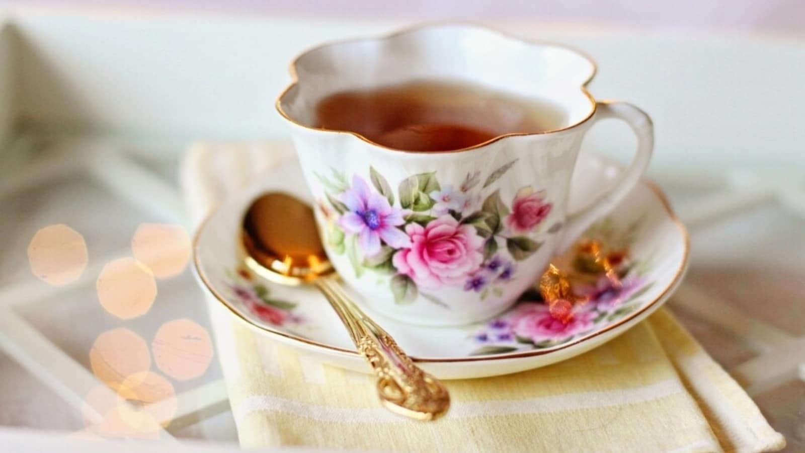 अमेरिकी वैज्ञानिक ने ब्रिटेन को चाय बनाने में नमक मिलाने की सलाह देकर हंगामा खड़ा कर दिया