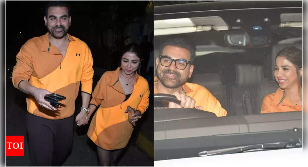अरबाज खान और शूरा खान ने शहर को नारंगी रंग में रंग दिया, नवविवाहित जोड़े अपनी डिनर डेट पर खुशी से झूमते हुए शरमाना बंद नहीं कर सके |  हिंदी मूवी समाचार - टाइम्स ऑफ इंडिया