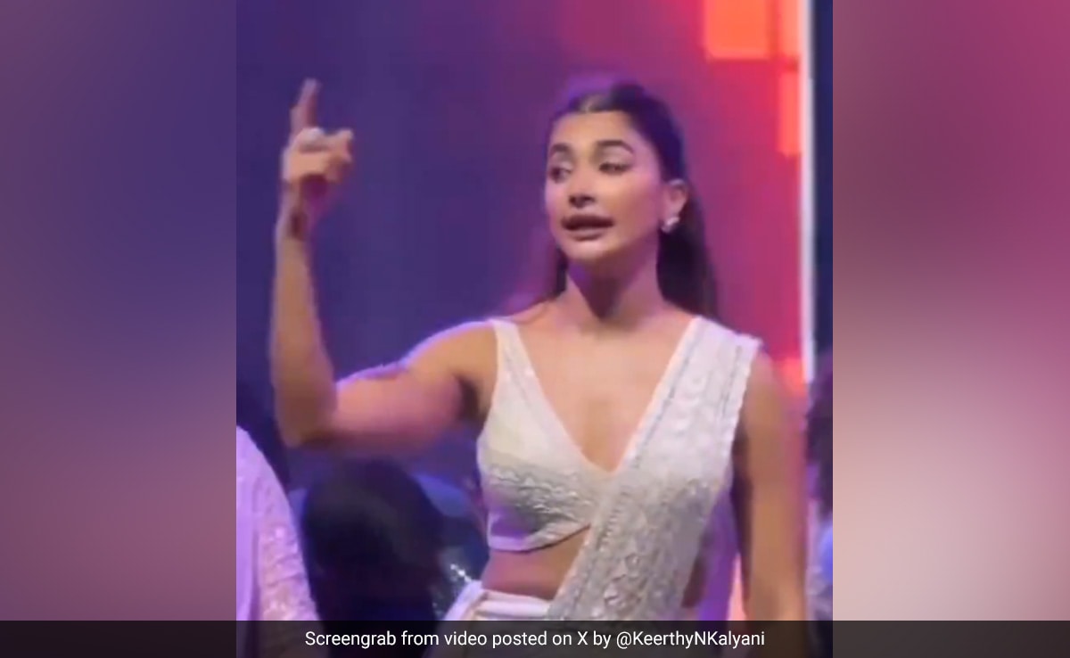 Pooja Hegde Dances To Her Smash Hits Butta Bomma And Arabic Kuthu At Friend