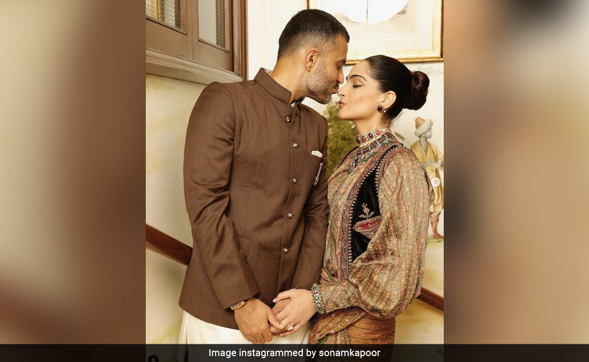 Mush Alert: Sonam Kapoor To Husband Anand Ahuja -