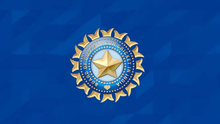 BCCI ने निकाली टीम इंडिया में हेड कोच के पद पर भर्ती, आखिर कोच को कितनी मिलती है सैलरी?