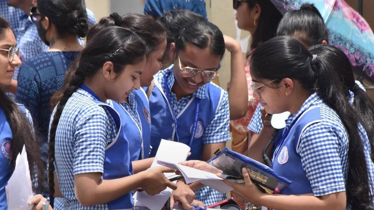 CBSE Allows Students With Basic Mathematics in Class 10 to Take The Subject in Class 11 - News18