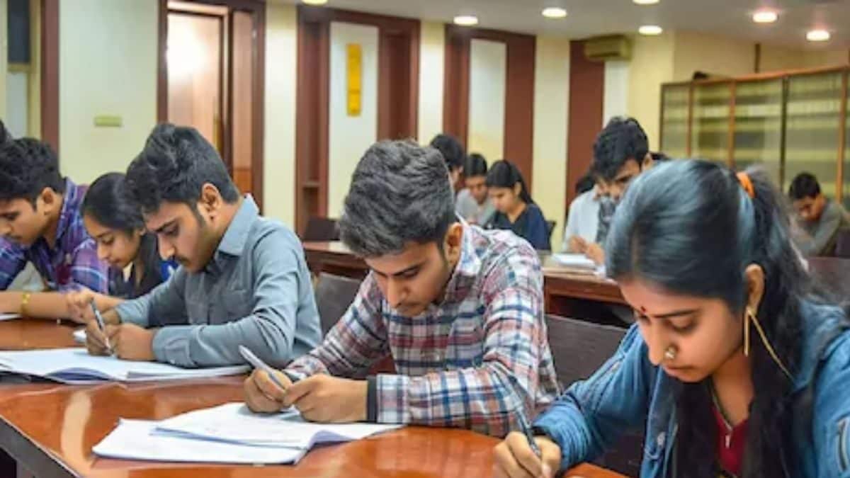Third Edition of CUET-UG: Over 25 Lakh Students Sit for Exam on Day 1 with Hiccups at Some Centres - News18