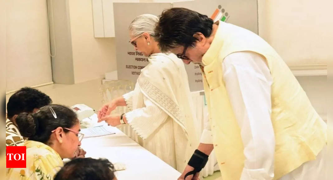 अमिताभ बच्चन और जया बच्चन ने लोकसभा चुनाव 2024 में अपना वोट डाला; अभिनेता ने शेयर किया मजेदार कैप्शन | हिंदी मूवी न्यूज़ - टाइम्स ऑफ़ इंडिया