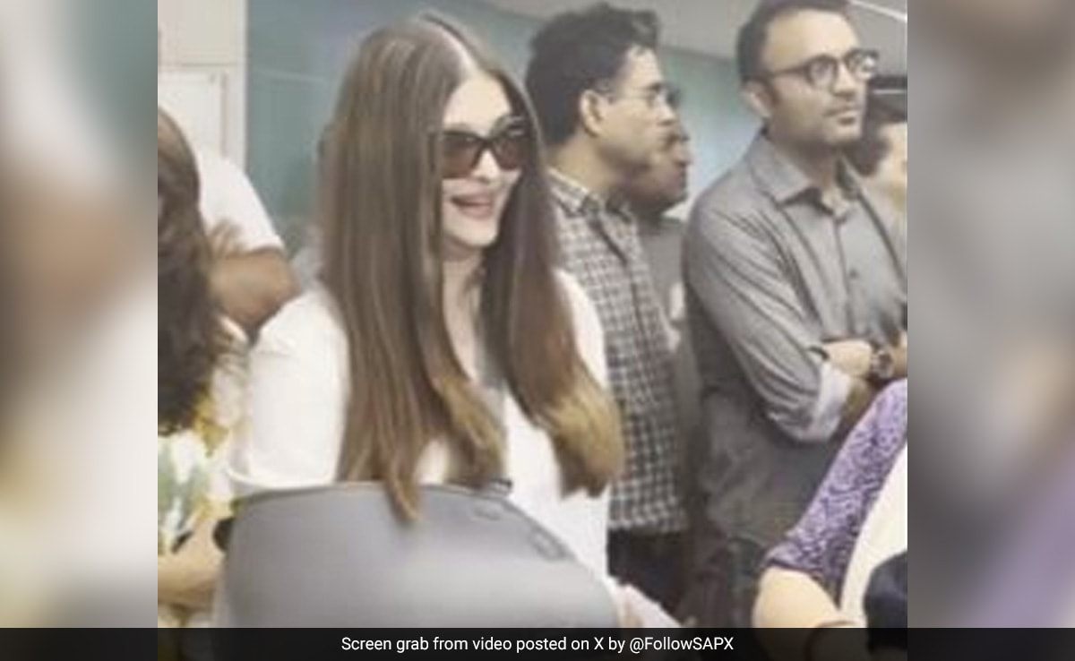 Crazy Viral: Aishwarya Rai Bachchan Interacts With Fans Inside Polling Booth