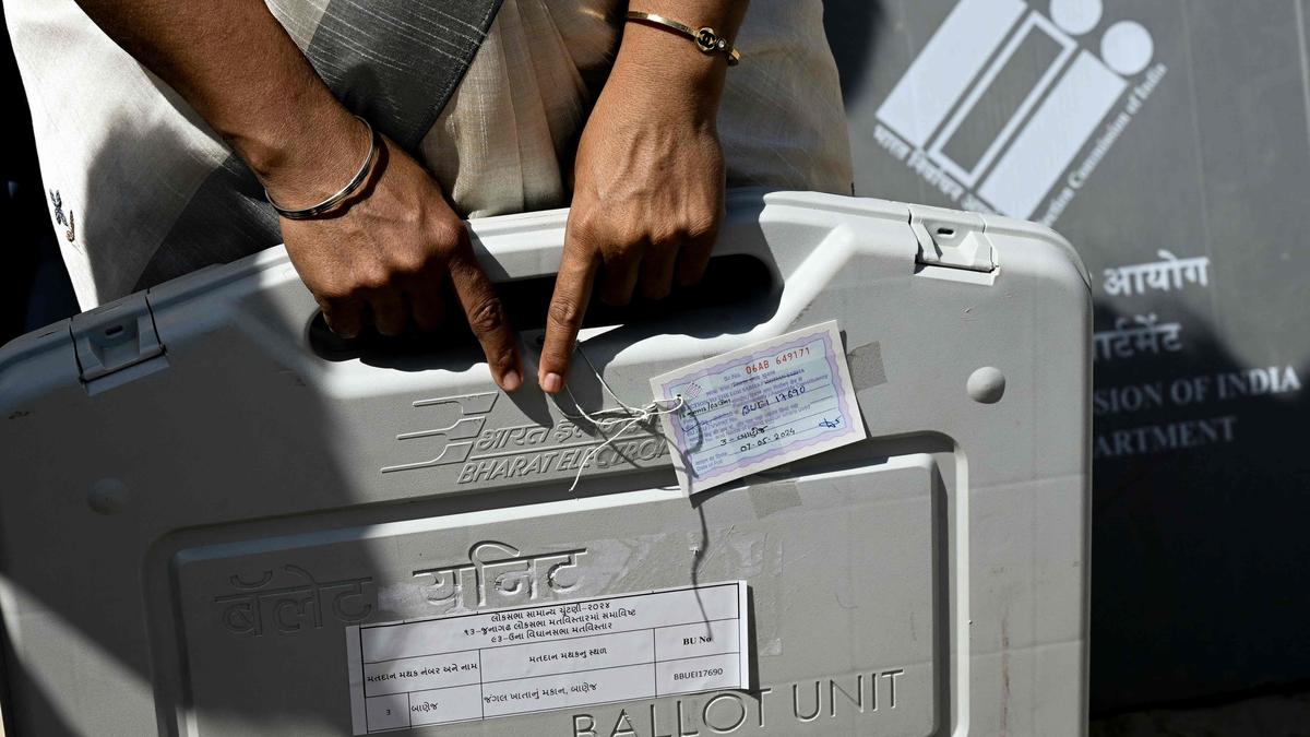 गर्भवती महिला की मौत पर न्याय की मांग को लेकर विट्ठलपुर निवासियों ने चुनाव का बहिष्कार किया