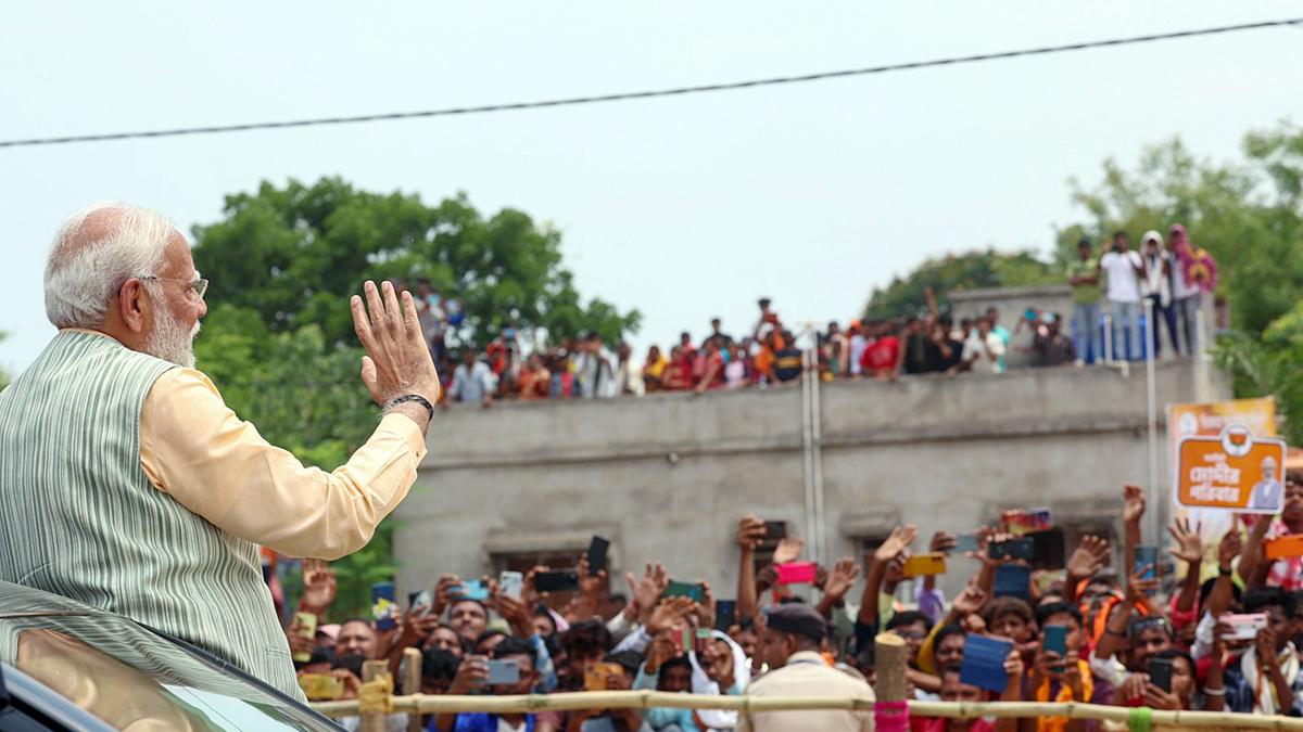 पीएम मोदी ने आरकेएम, भारत सेवाश्रम संघ के खिलाफ टिप्पणी के लिए ममता बनर्जी की आलोचना की