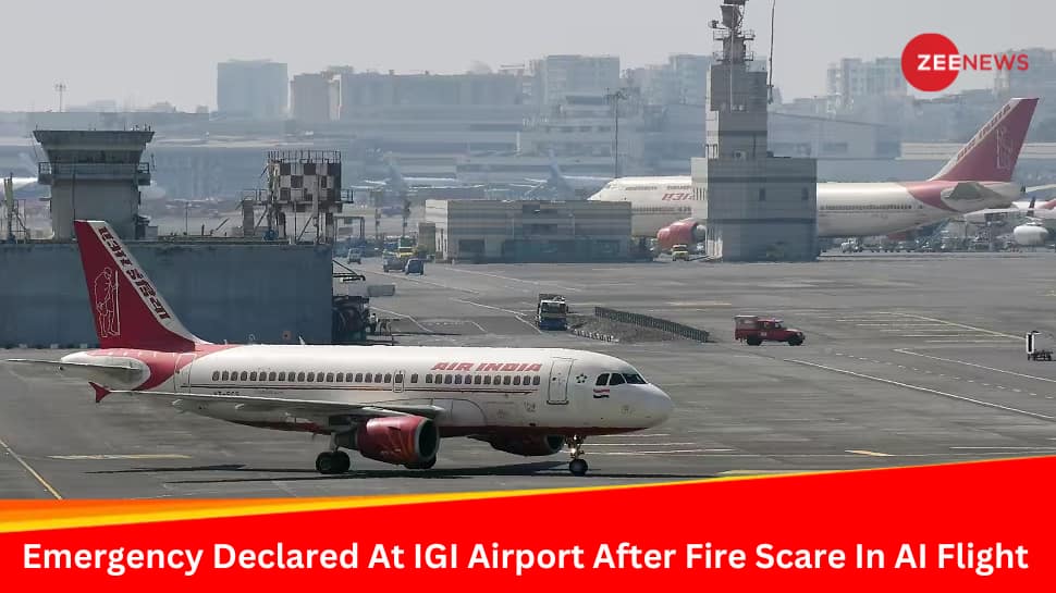 बेंगलुरु जा रहे एयर इंडिया के विमान में आग लगने की खबर के बाद दिल्ली के आईजीआई हवाईअड्डे पर पूर्ण आपातकाल की घोषणा की गई