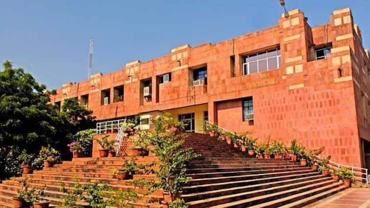IIRF Ranking 2024 Released know Top 10 central university of India IIRF रैंकिंग में JNU ने मारी बाजी, ये हैं देश की टॉप 10 सेंट्रल यूनिवर्सिटी