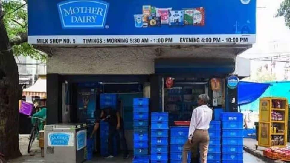 अमूल के बाद मदर डेयरी ने दिल्ली-एनसीआर में दूध की कीमतों में 2 रुपये प्रति लीटर की बढ़ोतरी की: नई कीमतें यहां देखें