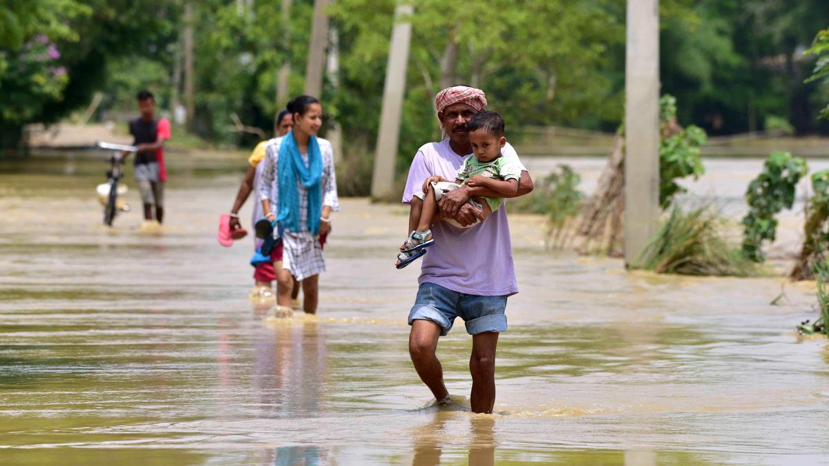 असम बाढ़: मृतकों की संख्या 18 हुई, 5 लाख से अधिक लोग प्रभावित, कई इलाकों में बाढ़