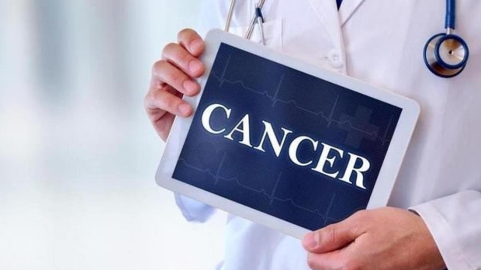 कैंसर से अपनी लड़ाई को बदलें: व्यापक देखभाल अस्पताल क्यों आवश्यक हैं