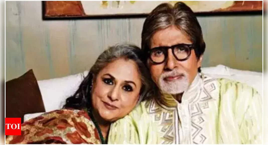 जब जया बच्चन ने अमिताभ बच्चन को परिवार का 'सबसे बड़ा बच्चा' बताया | हिंदी मूवी न्यूज़ - टाइम्स ऑफ़ इंडिया