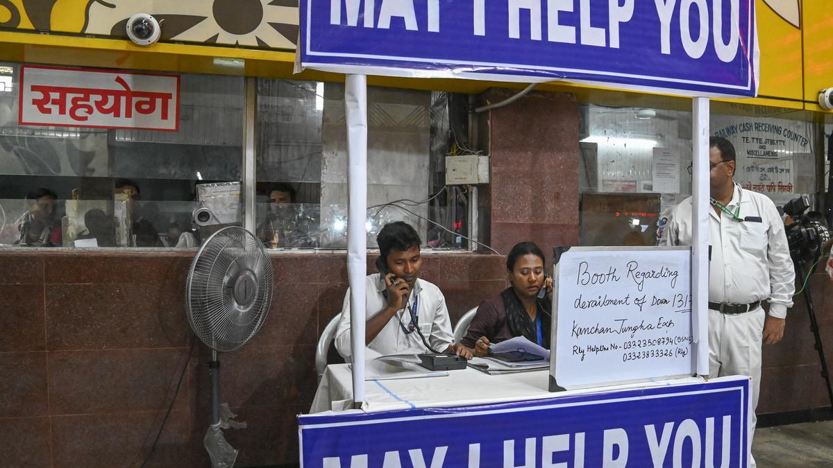 दुर्घटना के बाद कंचनजंघा एक्सप्रेस की मरम्मत पूरी, कोलकाता के सियालदह स्टेशन पहुंची