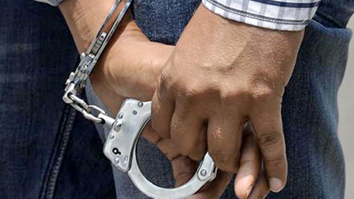 पश्चिम बंगाल में कथित आतंकी संबंधों के चलते कंप्यूटर साइंस का छात्र गिरफ्तार