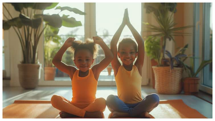 बच्चों को योग सिखाने की सही उम्र क्या है और कितनी देर में, जानें एक्सपोर्ट के अनुसार