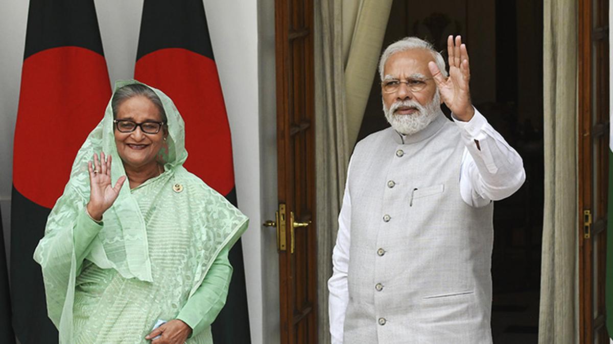 बांग्लादेश की प्रधानमंत्री शेख हसीना को नरेंद्र मोदी के शपथ ग्रहण समारोह के लिए आमंत्रित किया गया