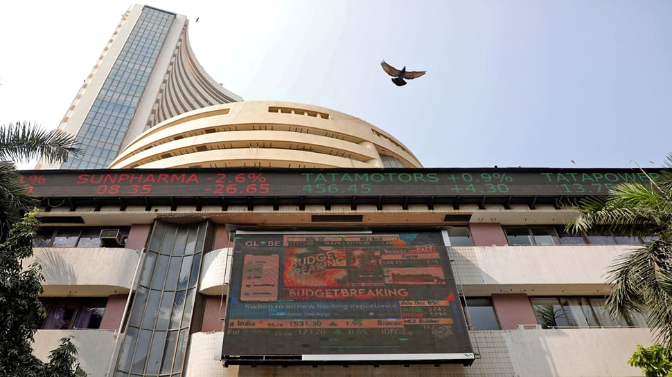 भारतीय शेयर बाजार में उथल-पुथल, भाजपा नीत एनडीए का प्रदर्शन उम्मीद से कम; सेंसेक्स 4,000 अंक से अधिक गिरा